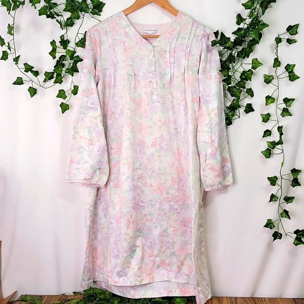 Miss Elaine. Vintage Night Gown. Floral with Lace Trim. Size Medium